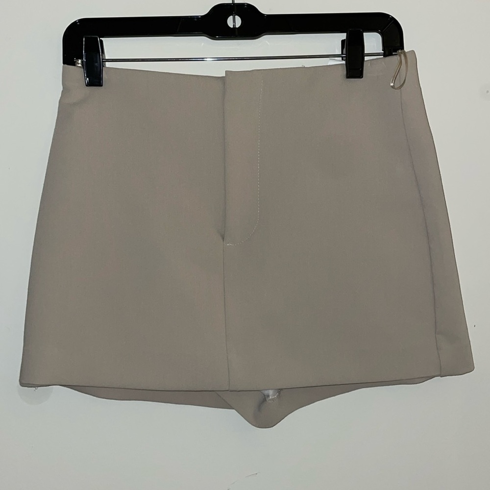 Zara Mini Skort (Beige) in Size Small | ONLY WORN ONCE